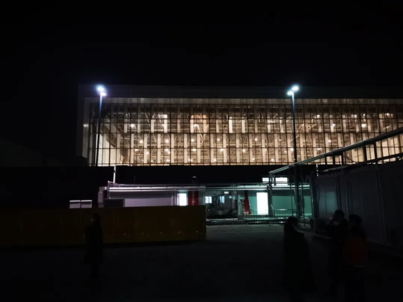 冬日暖阳 温暖方舱——记北京新国展W3方舱医院的“阳光方舱”