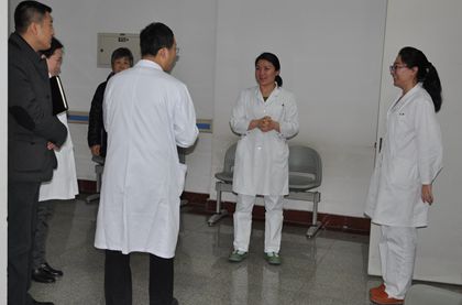 2016年春节党校院区核心组成员慰问员工