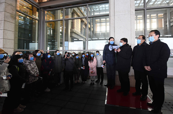 113人再出发 北医三院第三批援鄂抗疫医疗队出征武汉