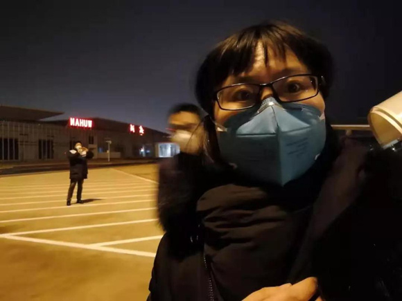 援鄂医生日记 内向爱人首次告白:“我和闺女爱你,等你平安归来”