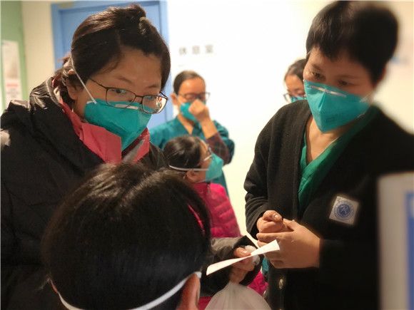 【科技日报】用一生承诺，用一世守护丨白衣战士抗疫日记 