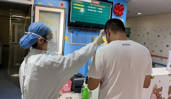 北医三院付卫副院长参加北京市新冠肺炎疫情防控工作新闻发布会 介绍医院疫情防控与医疗服务工作