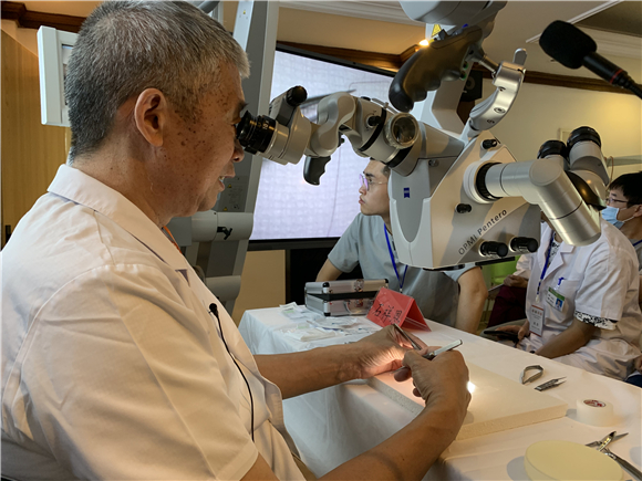 神经外科举办精准神经外科显微技术培训班