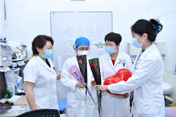 中国医师节 北医三院向一线医务人员送去慰问与祝福