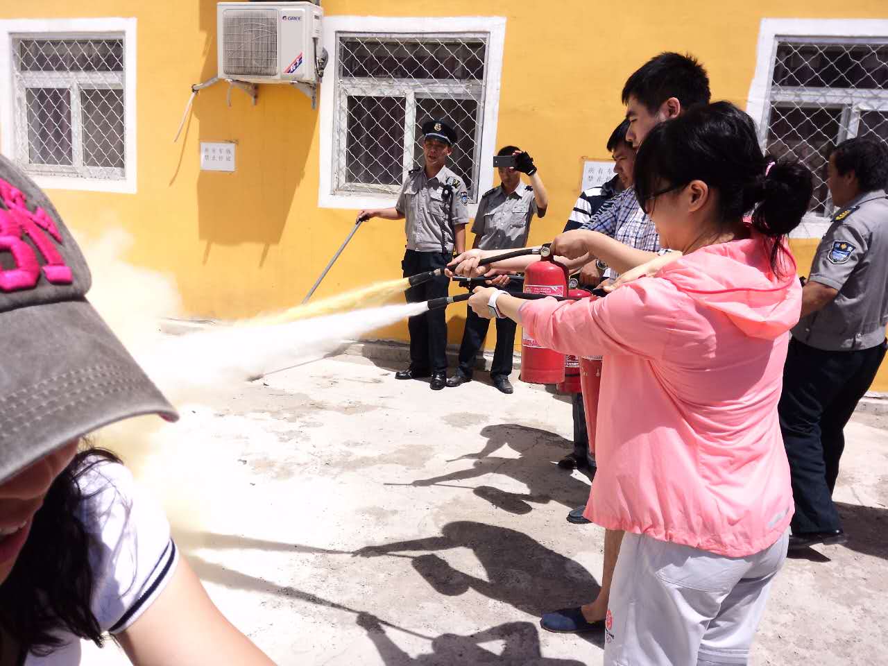 消化科积极参加院保卫处组织的安全员培训工作