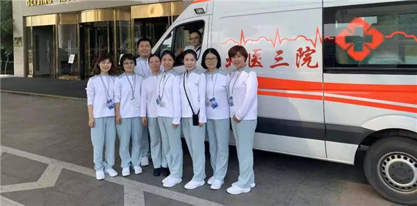 向祖国致敬|北医三院人在游行队伍中、在观礼台前，在医疗保障工作一线……