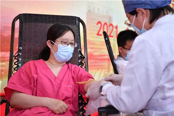 学史力行办实事——北医三院111名医务人员献血23600毫升