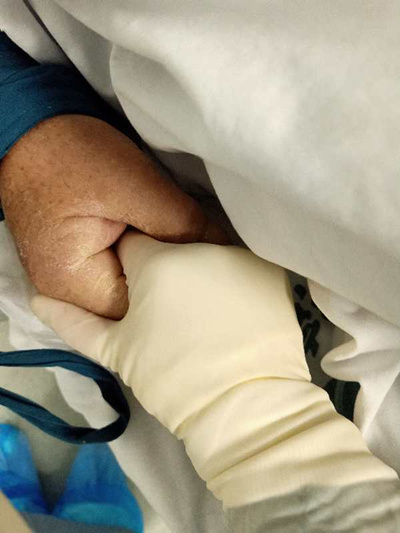 【人民日报】每一朵花瓣都有一个缺口——北医三院国家援鄂医疗队日记