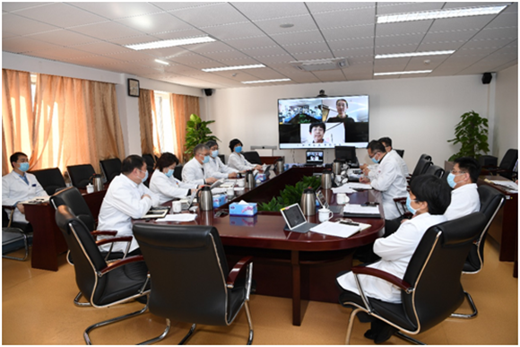 医院党委理论中心组专题学习《习近平总书记给北京大学援鄂医疗队全体“90后”党员的回信》