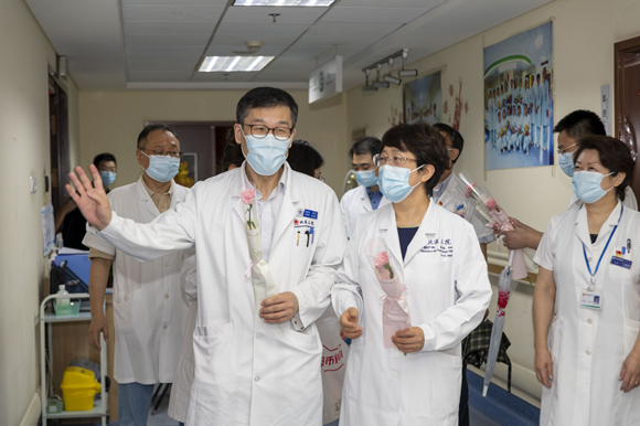 致敬医者 感恩有你 北京大学第三医院庆祝第四个“中国医师节”