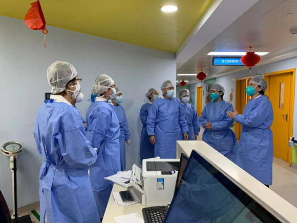 【教育部新闻办】致敬！冲锋在战“疫”一线的北大医学3位院长