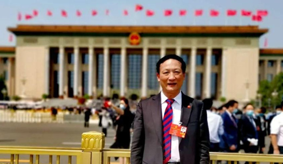 我院全国人大代表刘忠军 全国政协委员陈仲强参加全国两会