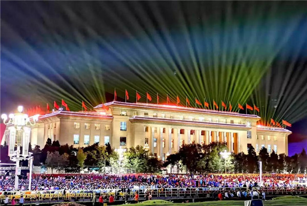 向祖国致敬|北医三院人在游行队伍中、在观礼台前，在医疗保障工作一线……