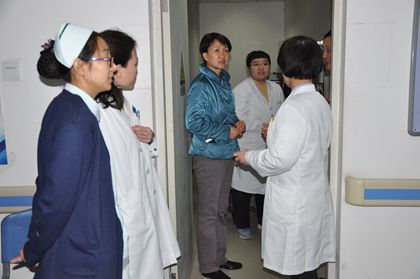 2016年春节党校院区核心组成员慰问员工