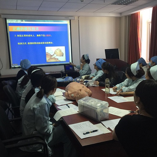 消化科全体护士举行年度心肺复苏(CPR)培训