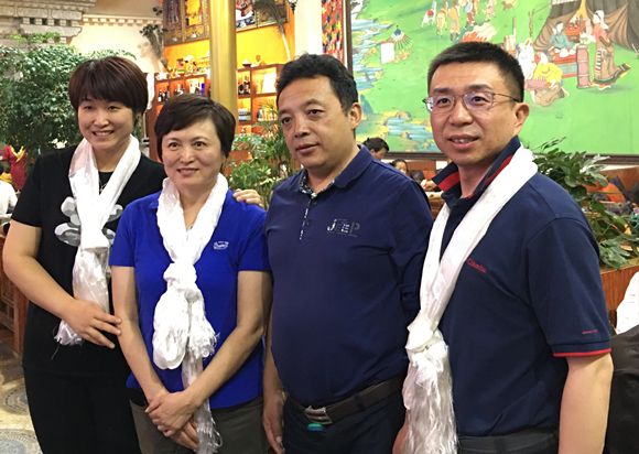 耳鼻喉科团队在拉萨成功完成西藏首例复发性鼻窦炎鼻窦药物支架植入手术