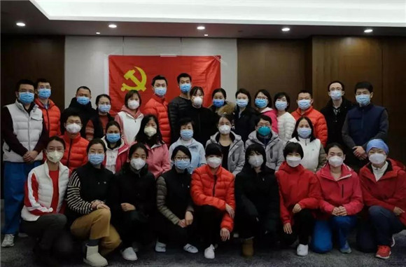 【中国妇女杂志】女院士乔杰领誓重温入党誓词，火线发展党员，党旗在一线更鲜艳！