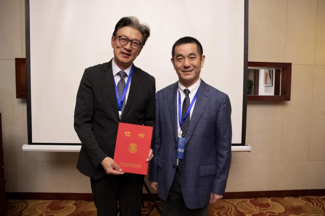 中国研究型医院学会颈椎疾病健康管理与加强康复专业委员会主任委员孙宇教授提出“关注颈椎健康，促进加速康复”