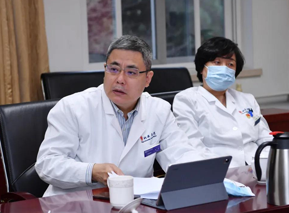 医院党委理论中心组召开专题会深入学习贯彻党的十九届六中全会精神