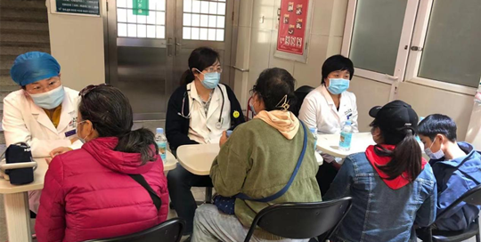 我院呼吸与危重症医学科联合多学科开展“世界哮喘日”义诊活动