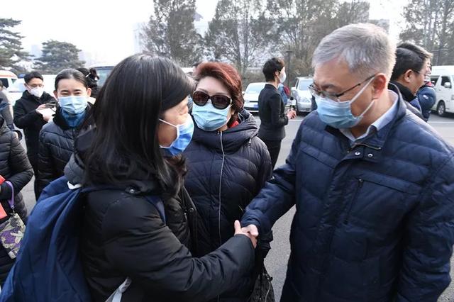 快讯｜目的地：武汉！北医三院20人应急医疗队出征