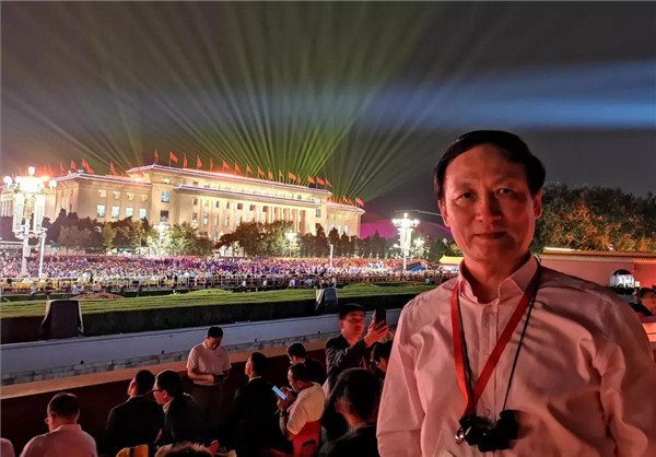 向祖国致敬|北医三院人在游行队伍中、在观礼台前，在医疗保障工作一线……