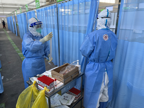 冬日暖阳 温暖方舱