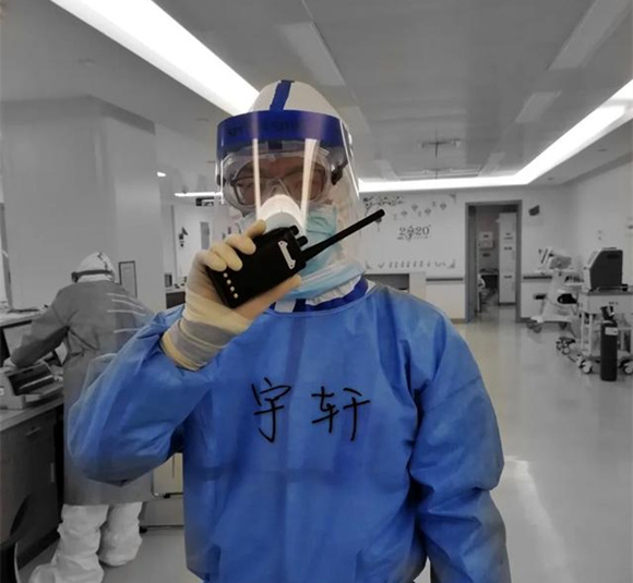 北京大学第三医院国家援鄂抗疫医疗队四位队员一线入党