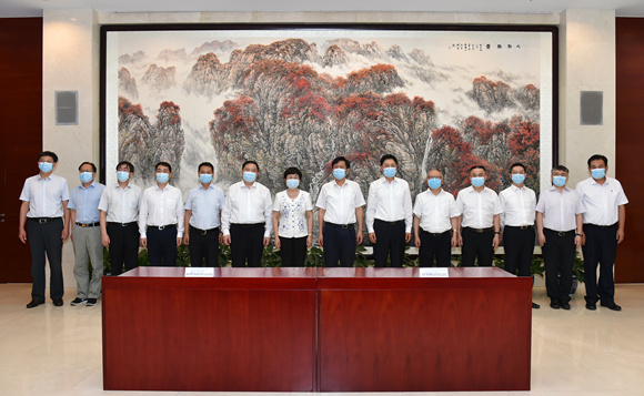 北京大学第三医院与首都机场集团公司举行大兴机场急救中心合作签约仪式