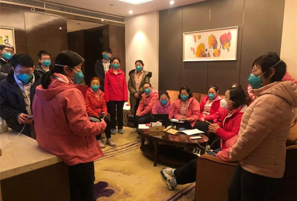 援鄂医生日记 内向爱人首次告白:“我和闺女爱你,等你平安归来”